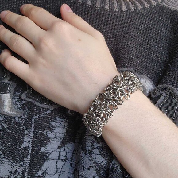 Medieval Gothic Grunge chunky silver chainmail bracelet - Picture 2 of 14